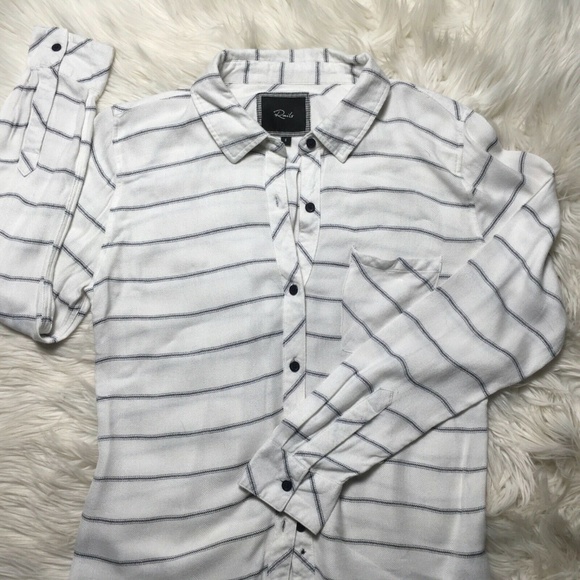 Rails Women White Blue striped Long Sleeve Button - Picture 2 of 8